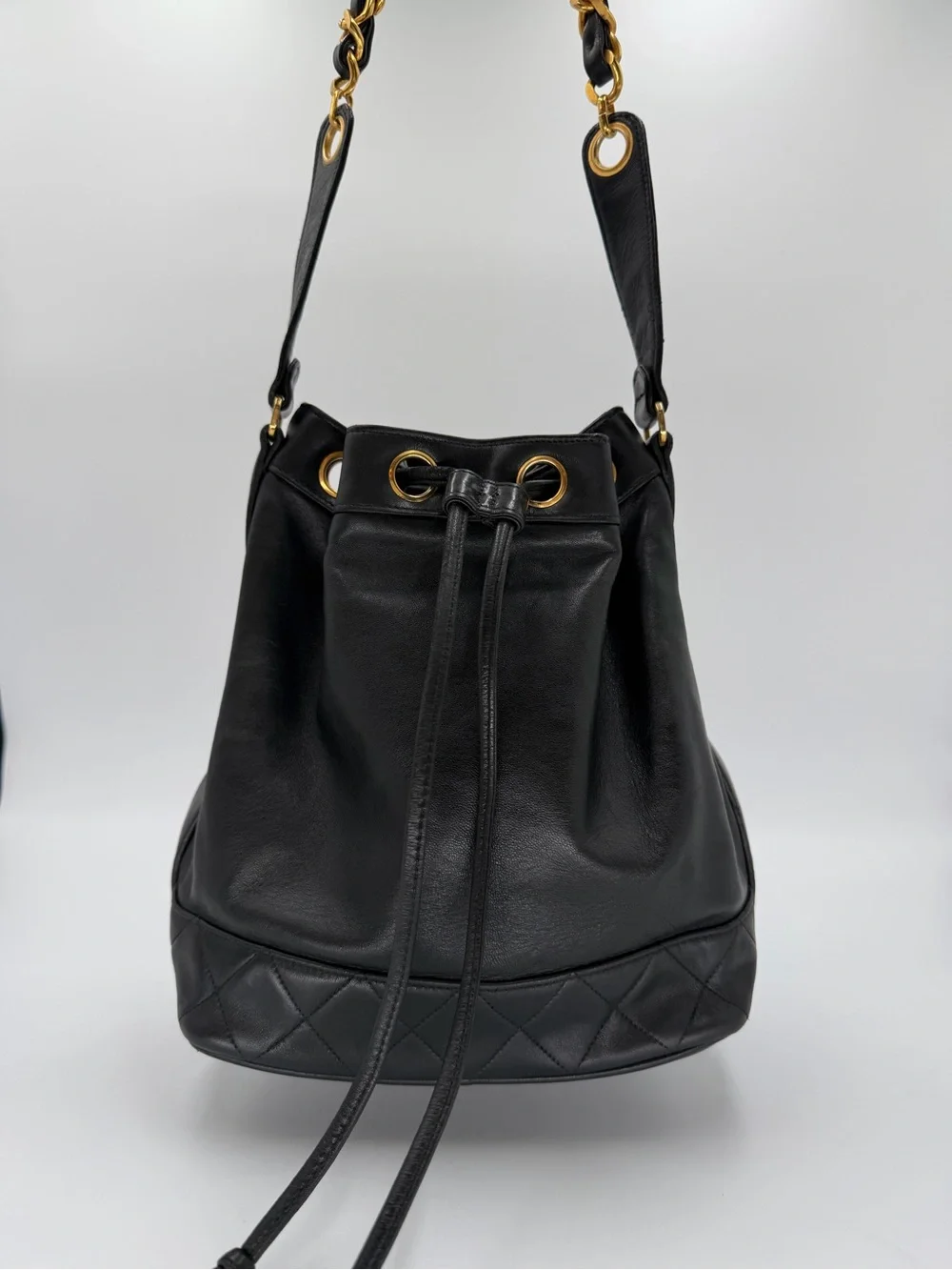 🖤💛CHANEL Black Lambskin Bucket Bag with Gold Chain W/Dust Bag and Entrupy COA